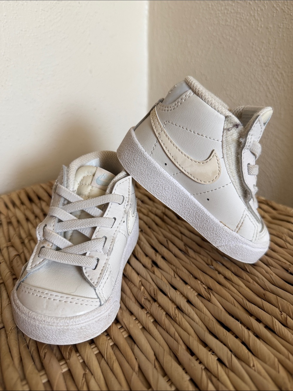 Nike Blazer White mid -top Sneakers